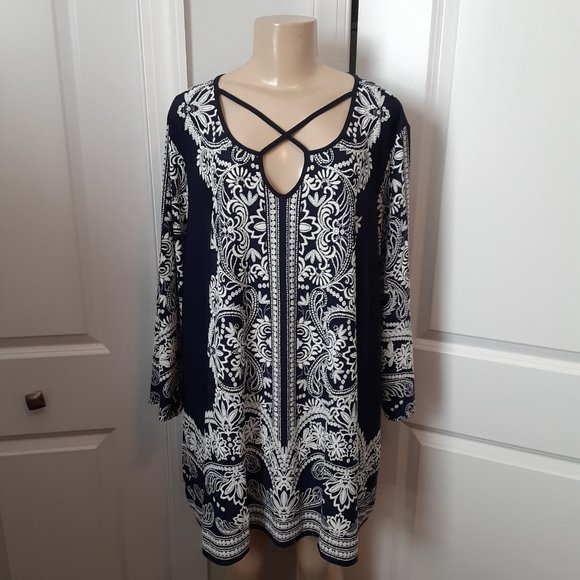 Avenue Tops - Avenue Navy and White Tunic Top 26/28